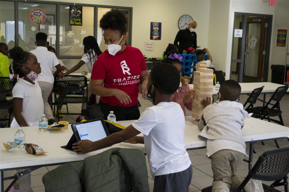 How some South Dallas families are navigating the pandemic