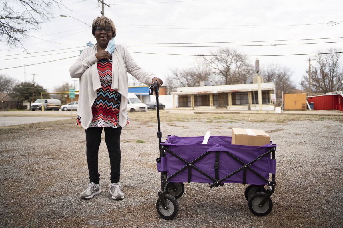 To feed community members, Crossroads partners with churches, public housing facilities and neighborhood centers